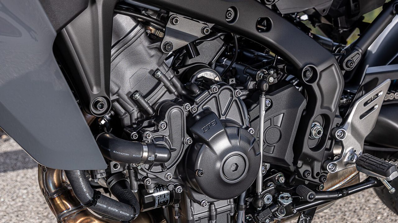 AP002197399_2025_MTT890_SMX_EUR_YAM_MT09ATR_EU_SMX_DET_004_03